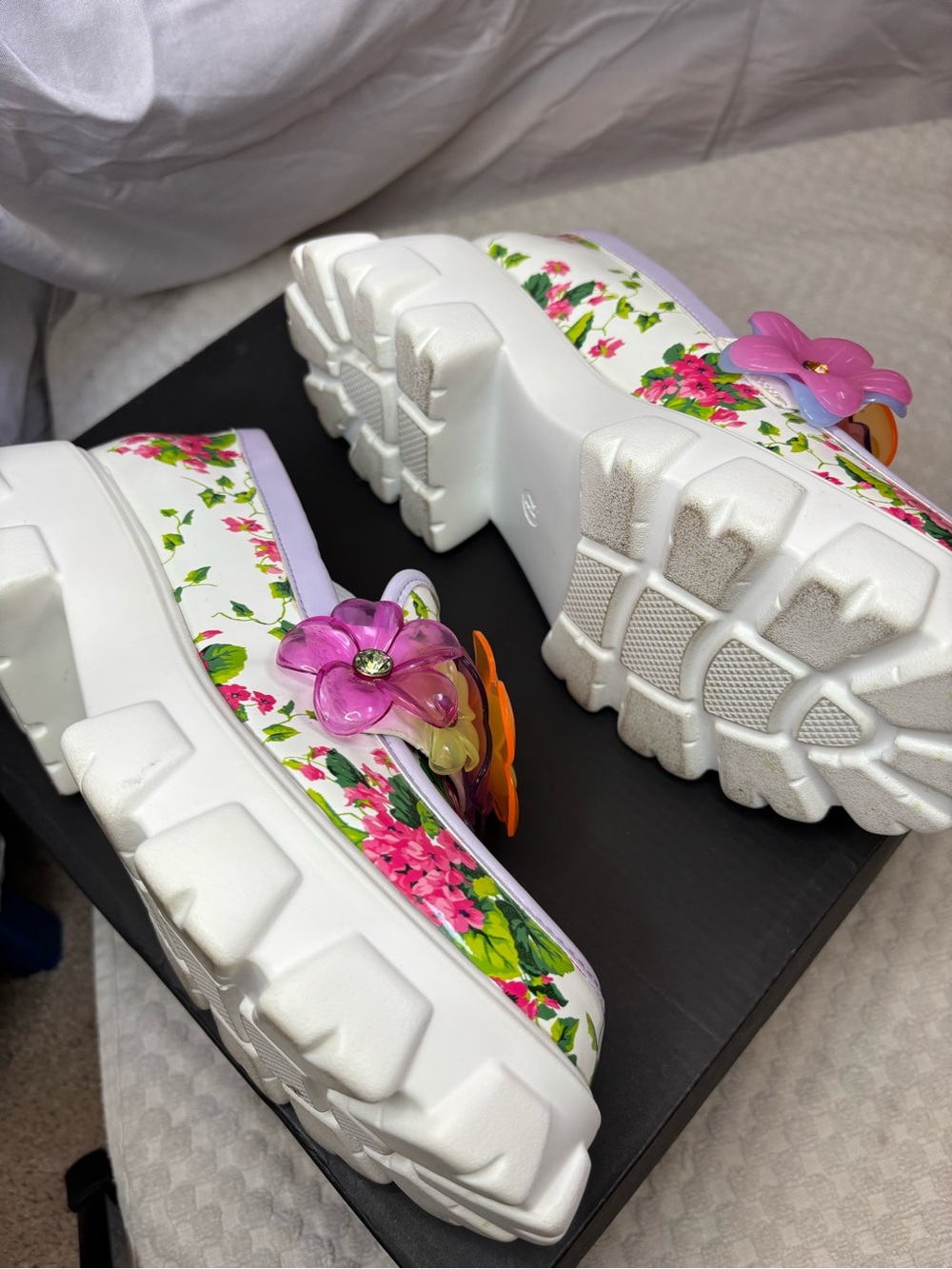 Betsey Johnson VINIE Floral Loafer - Picture 3 of 7